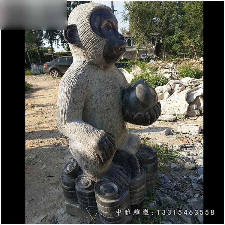 青石猴子雕塑，抱着桃子的小猴子石雕 (2)