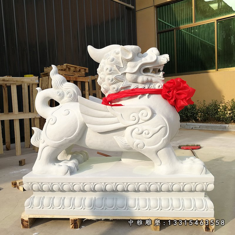汉白玉门口招财貔貅石雕立式貔貅雕塑