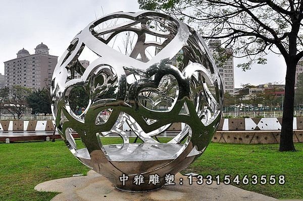 不锈钢爱心镂空 小区景观雕塑