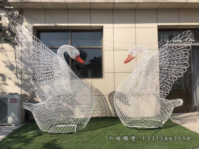 不锈钢镂空天鹅雕塑 (1)