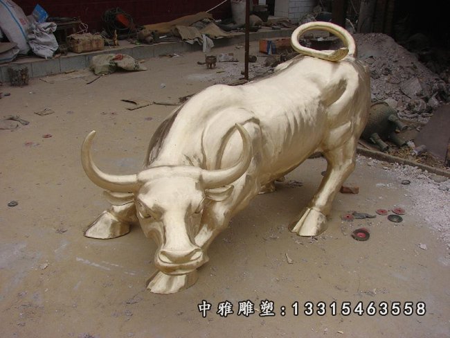 华尔街牛雕塑，股市牛铜雕华尔街牛