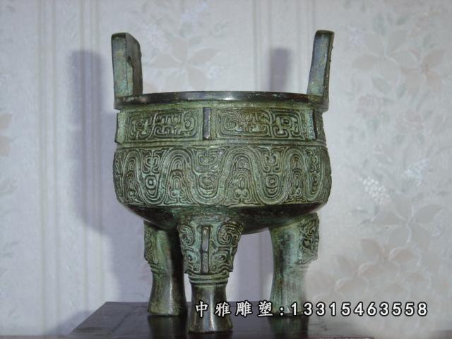 青铜圆鼎，圆形铜鼎
