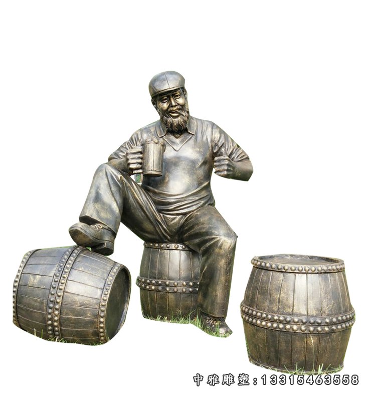 坐酒桶喝啤酒的人物雕塑 公园西方人物铜雕 (2)