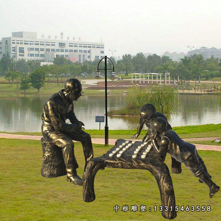 下棋的人物雕塑，玻璃钢仿铜人物雕塑