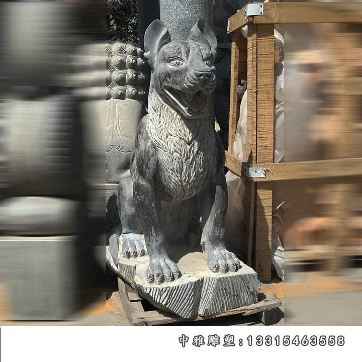 小狗石雕，青石动物雕塑