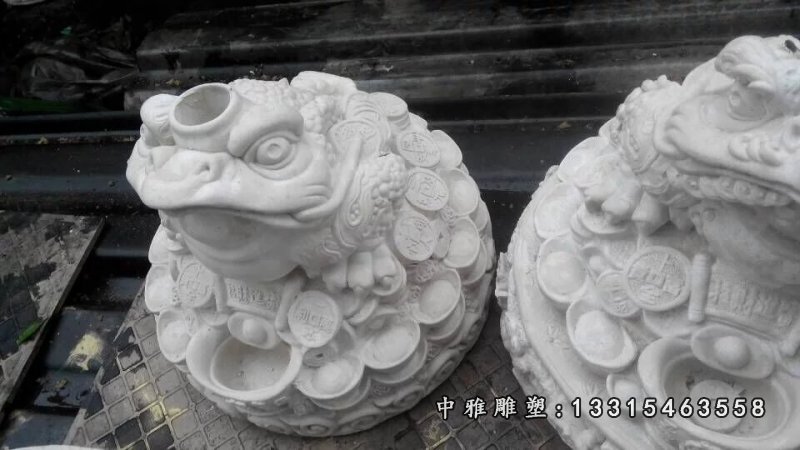 石雕金蟾，公园动物石雕